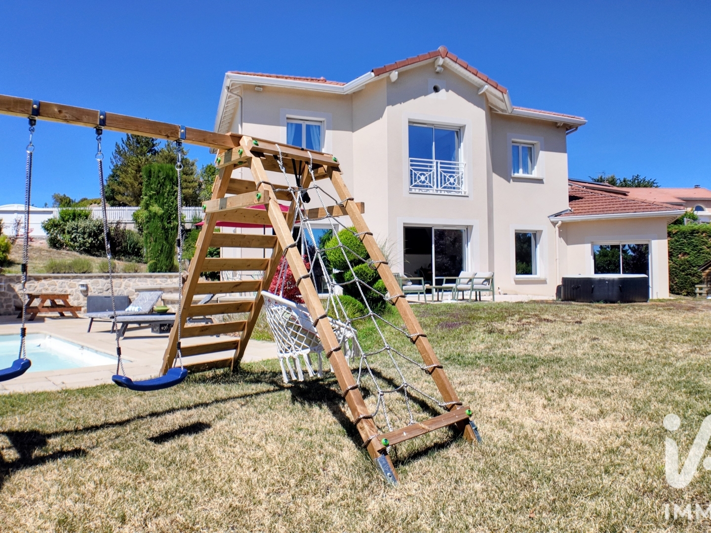 Maison à vendre - 7 pièces - 197m2 - Monistrol-Sur-Loire (43120)