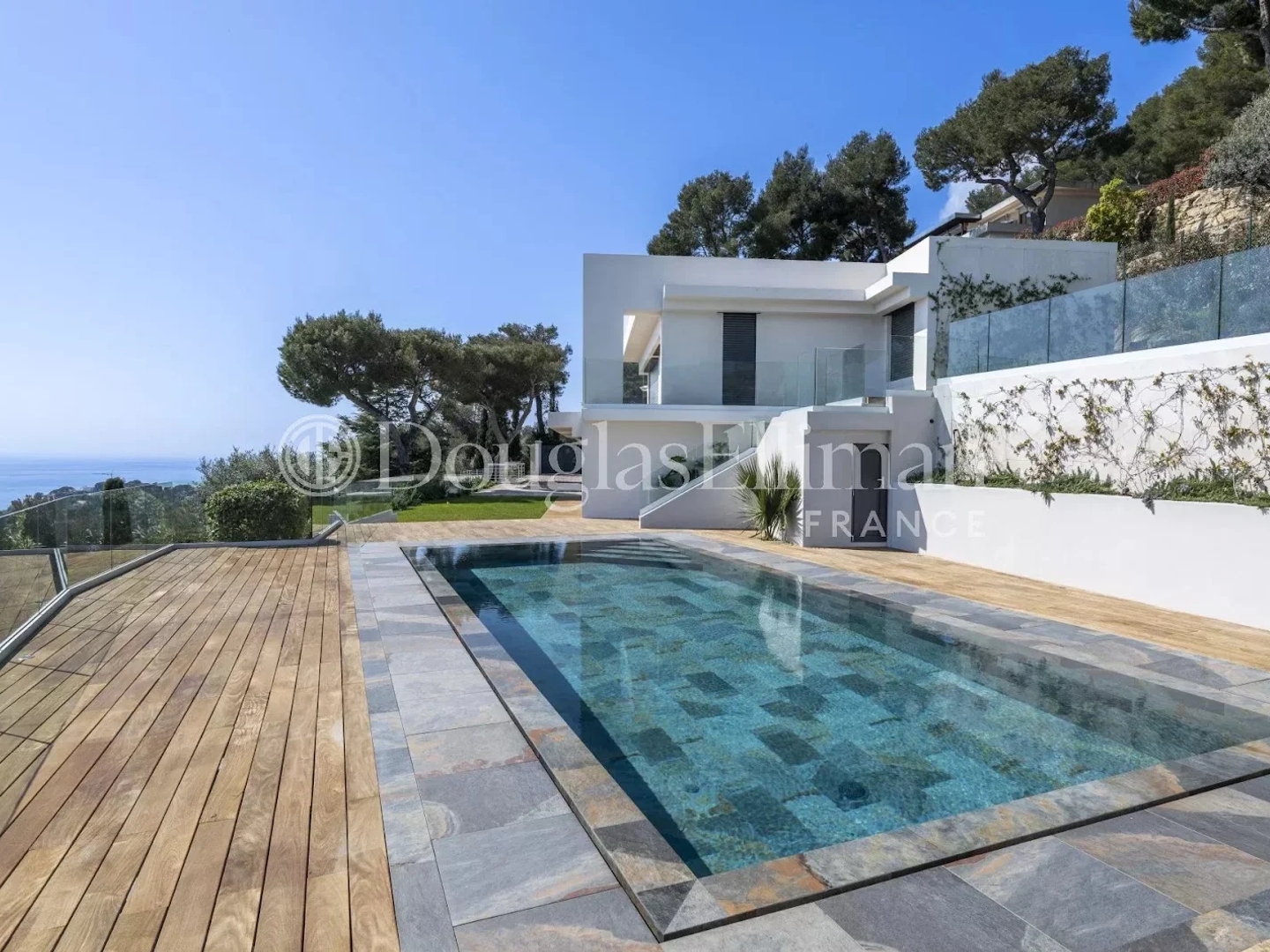 Maison à vendre - 6 pièces - 250m2 - Roquebrune-Cap-Ma... (06190)