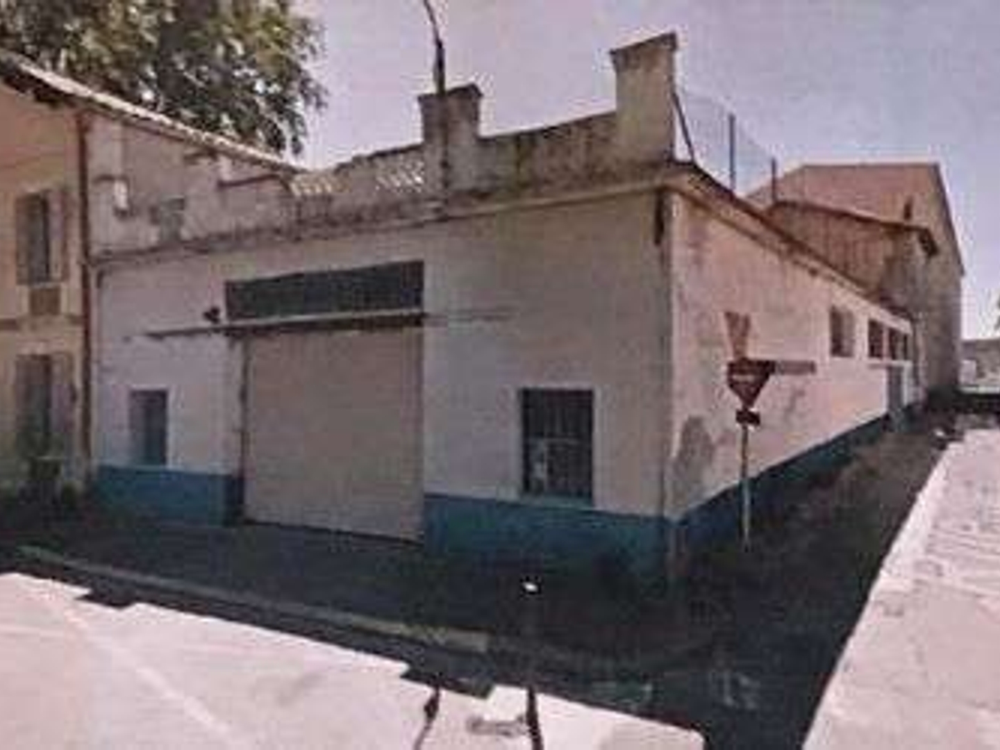 Local d'activité de 300m² à vendre à Avignon