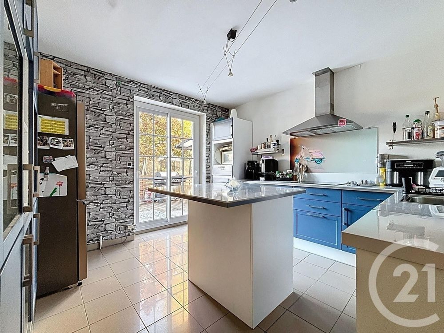 Maison à vendre - 8 pièces - 226m2 - Verneuil-En-Bourb... (03500)
