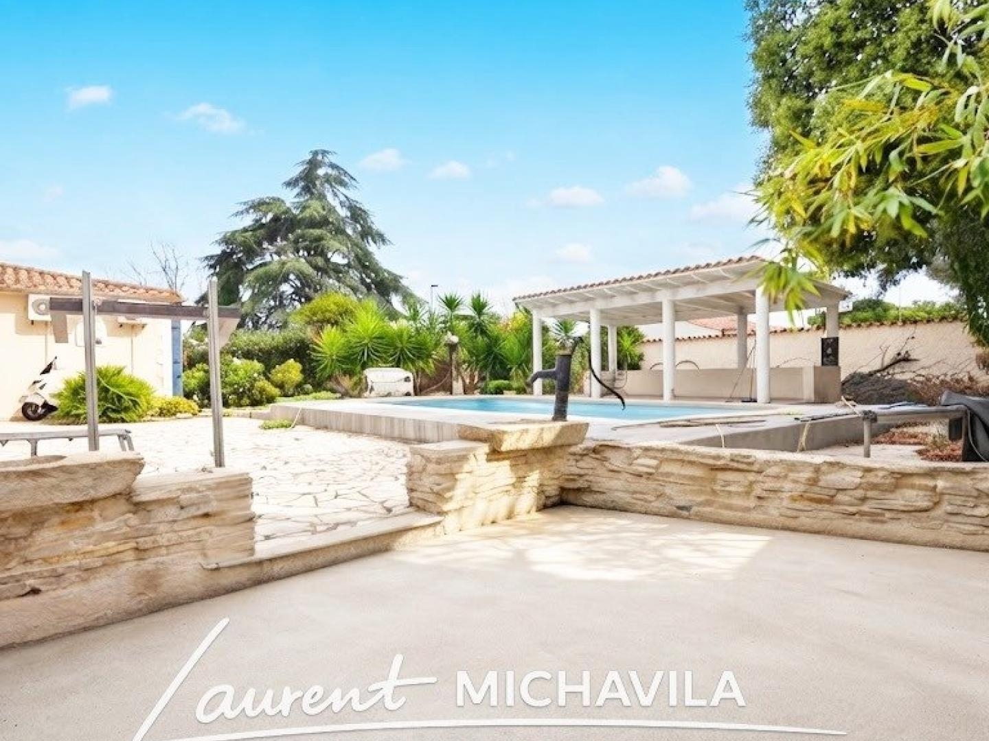 Belle villa climatisée 150 m² -- 4 chambres -- piscine -- Garage -- dépendances