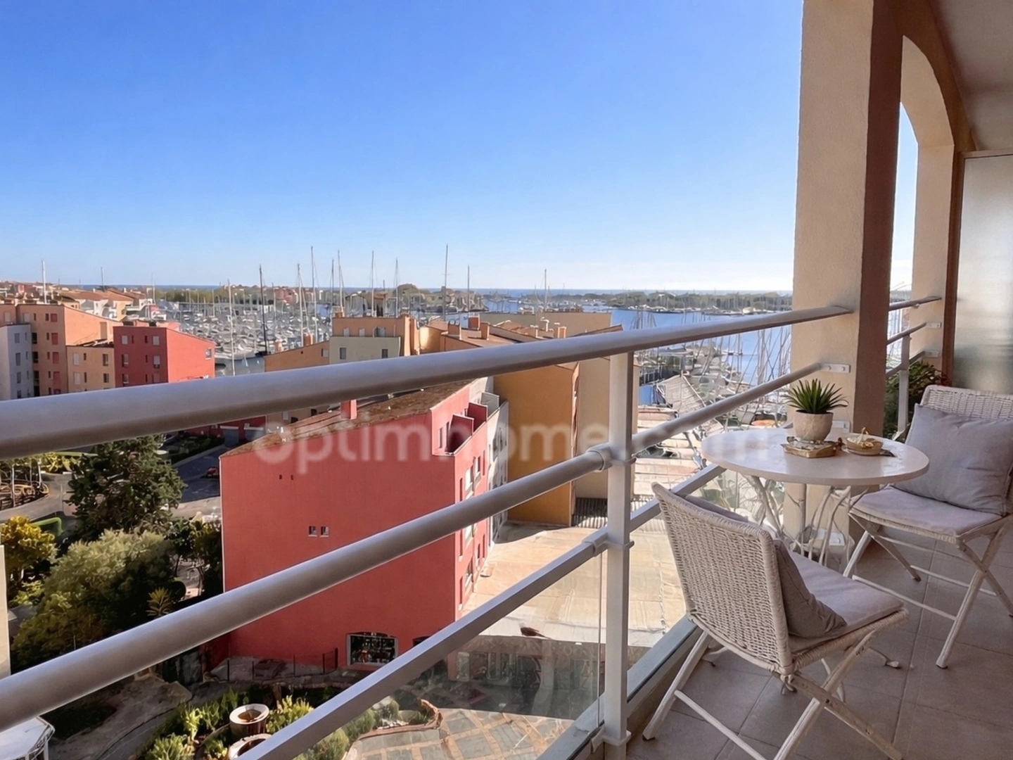 Studio avec balcon et vue port dégagée CAP D'AGDE (34)