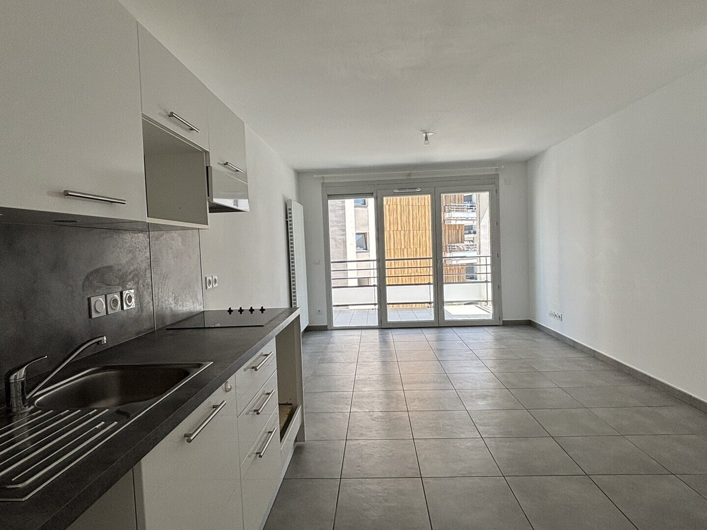 Appartement à vendre - 2 pièces - 44m2 - Saint-Julien-En-G... (74160)
