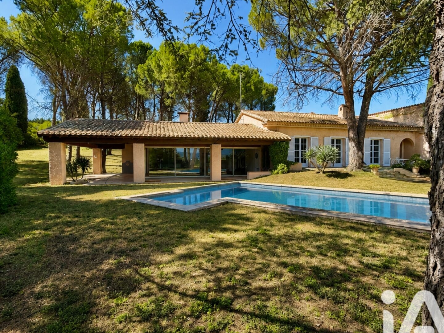 Maison 8 pièces 214 m²