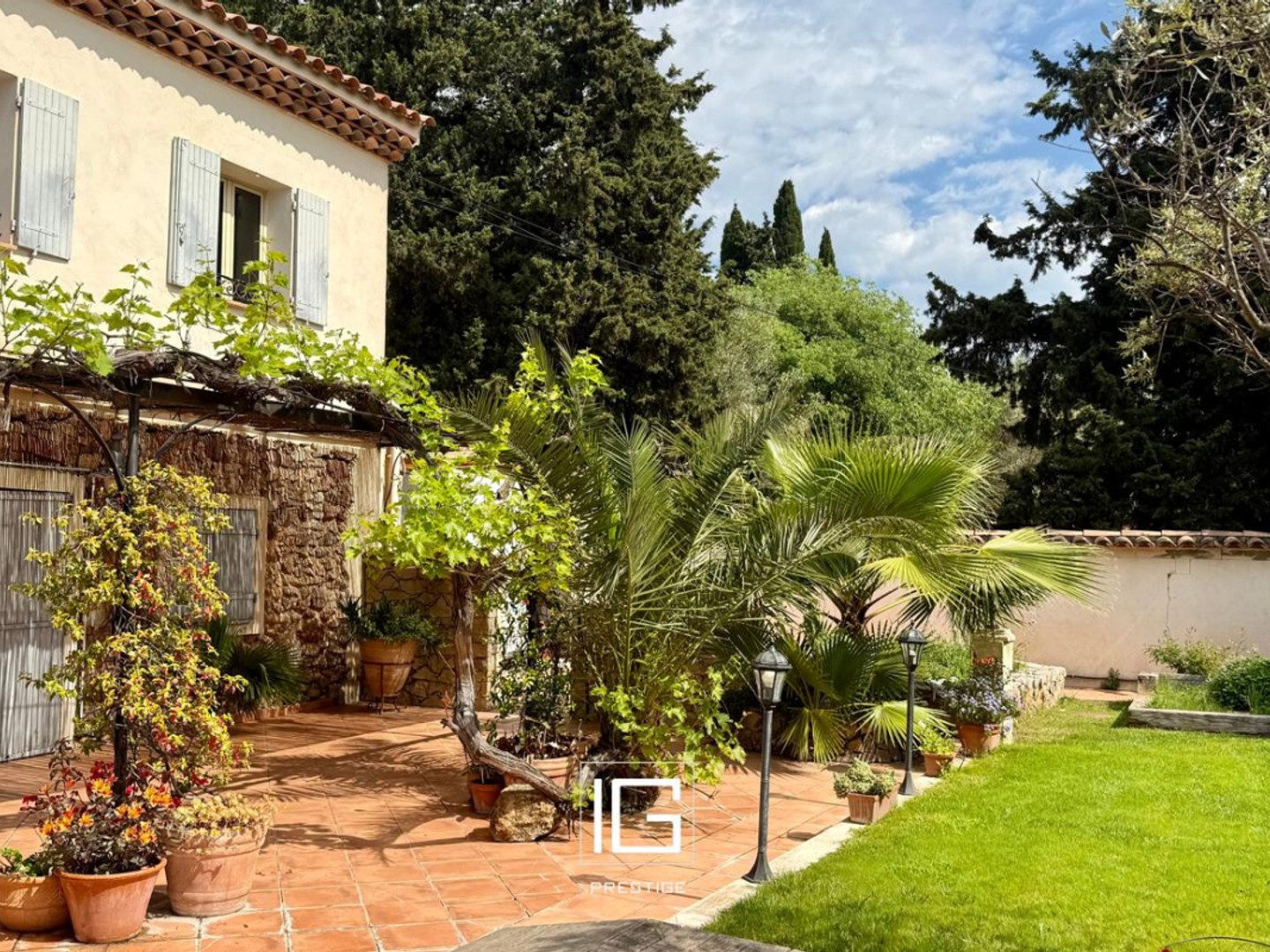 EXCLUSIVITE: INVESTISSEMENT MURS COMMERCIAUX et HABITATION