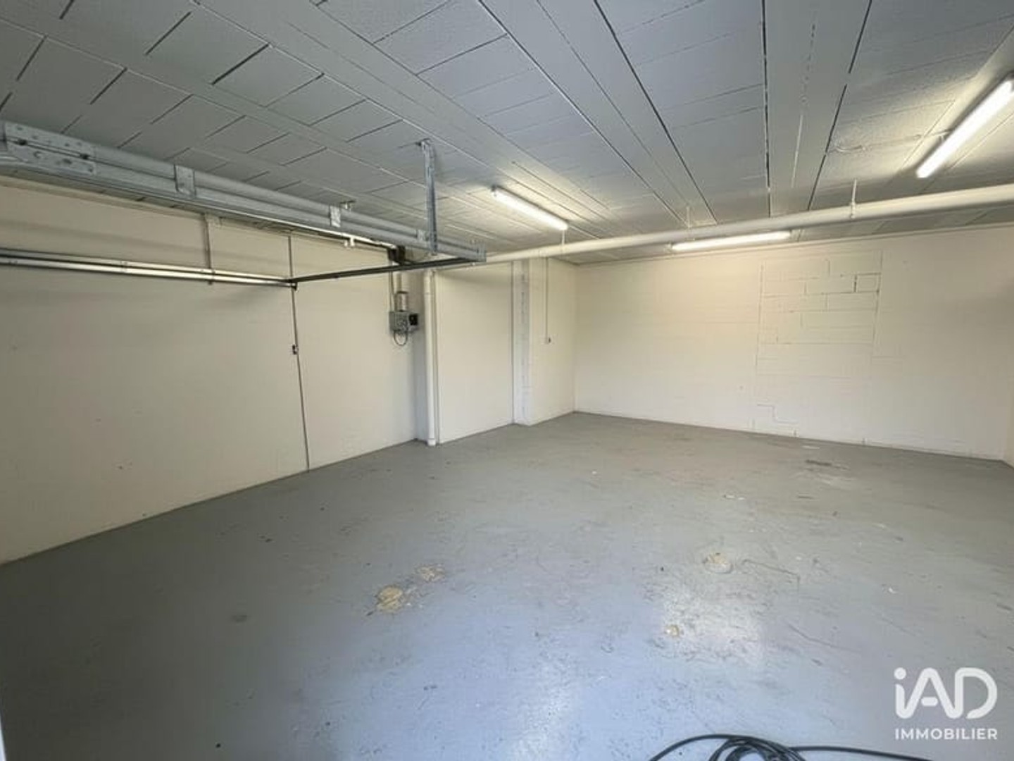 Immeuble commercial 87 m²