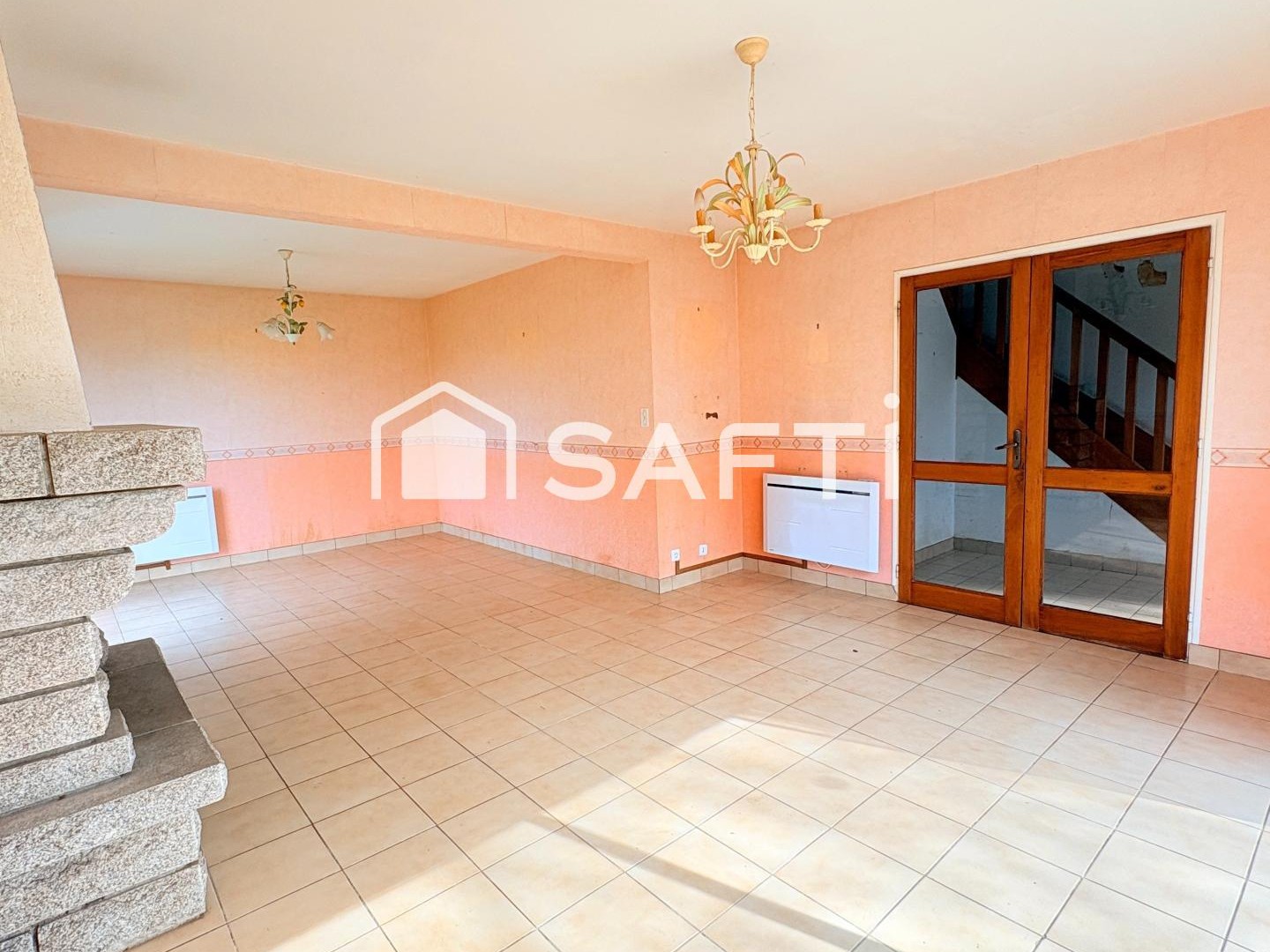 MAISON FAMILLIALE 3 CHAMBRES SUR TERRAIN DE 1357 M2