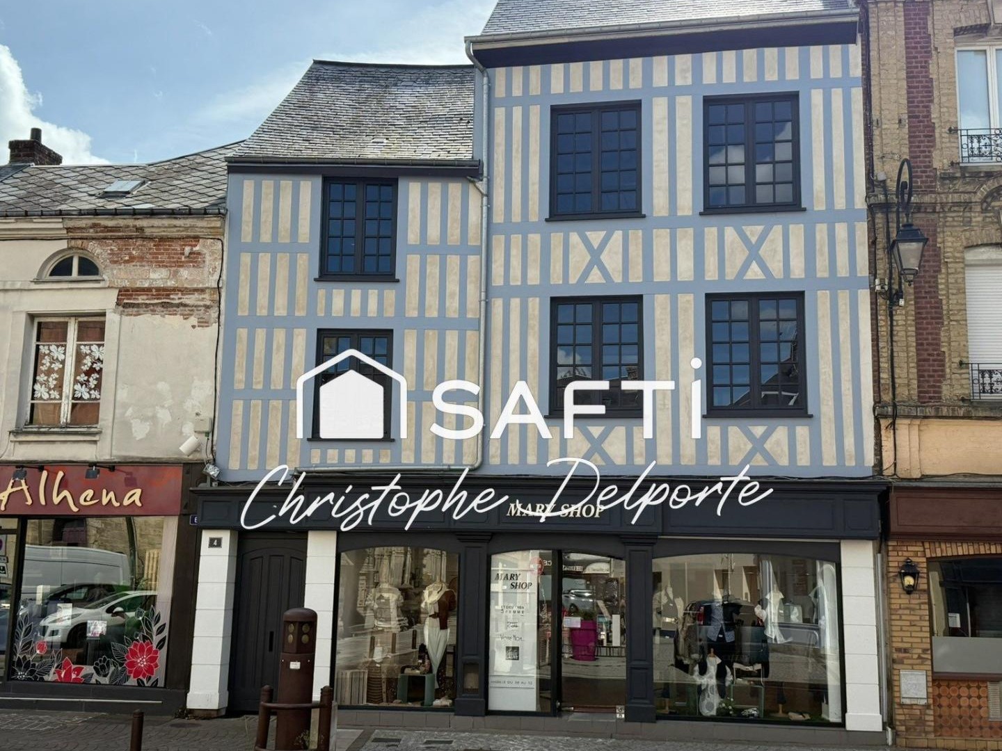 Immeuble à rénover avec commerce et 2 appartements