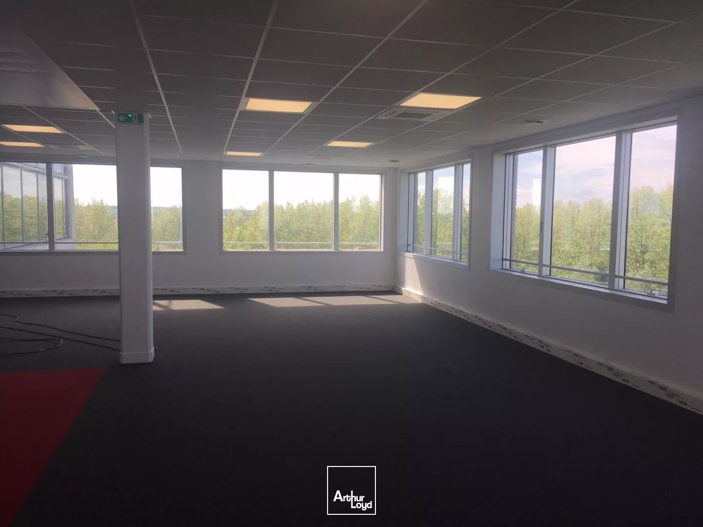 Bureaux à vendre - 1889m2 - Villepinte (93420)