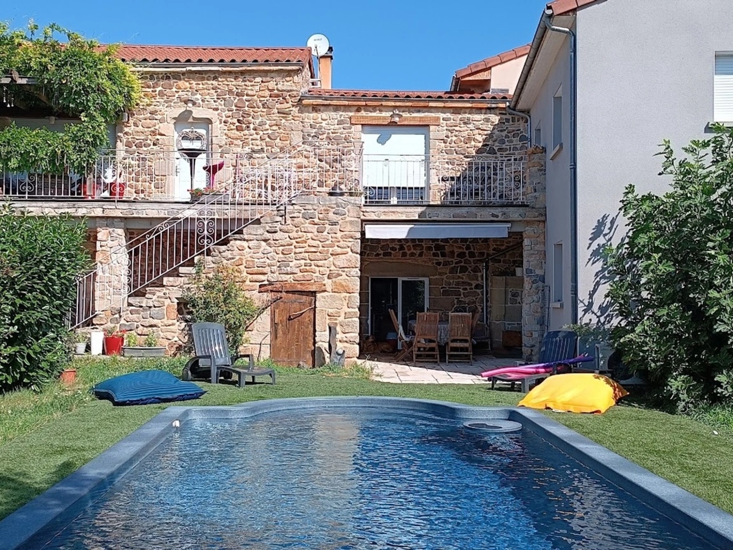 Maison avec vue et piscine, 6 chambres, à SAINT BABEL 63500