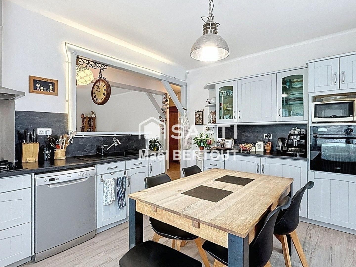 Maison à vendre - 13 pièces - 278m2 - Corbonod (01420)
