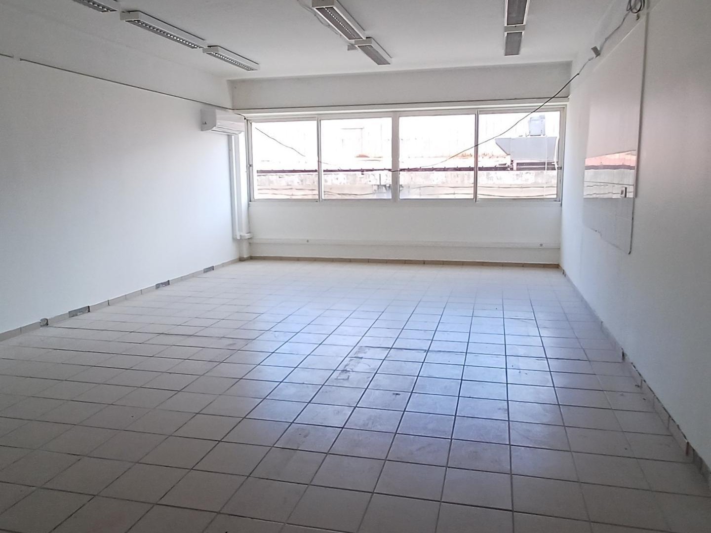 Locaux à vendre - 1 pièce - 52m2 - La Trinité (97220)