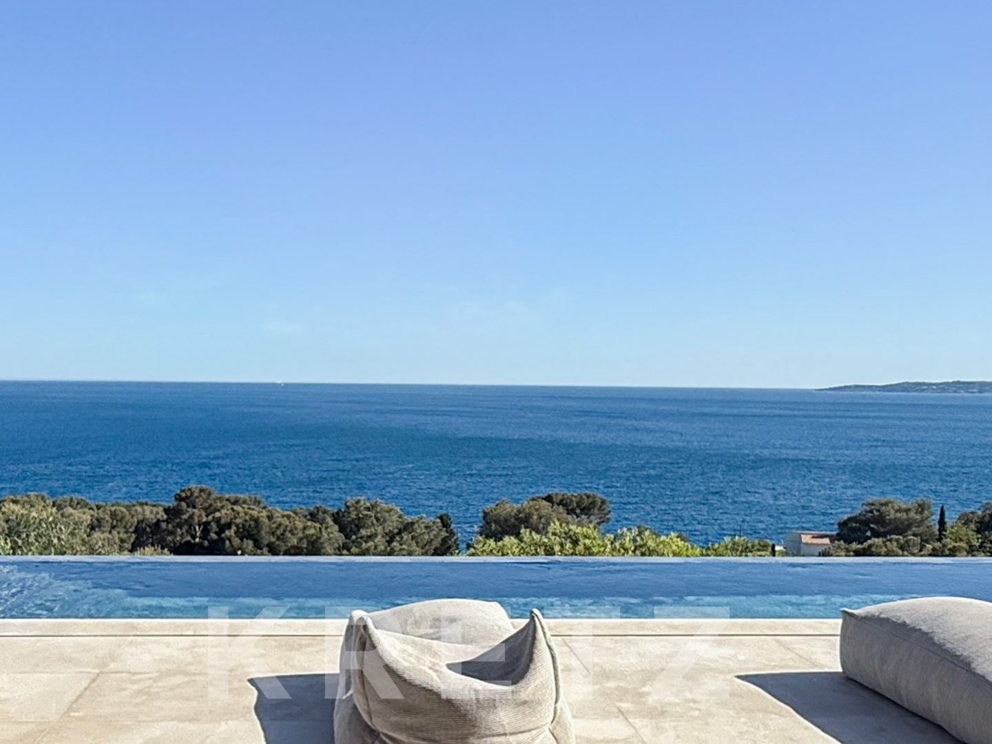 Maison à vendre - 10 pièces - 493m2 - Roquebrune-Sur-Ar... (83380)
