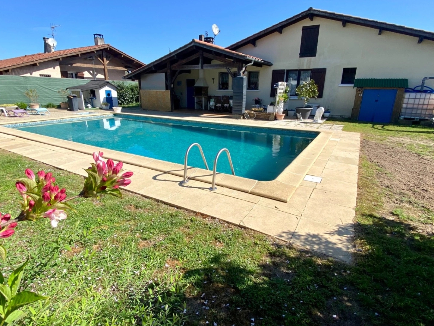 Maison 4 pièces (DPE C) avec piscine 10X5 et garage au centre de SAINT MARTIN D'ONEY (40) sur terrain 800M2