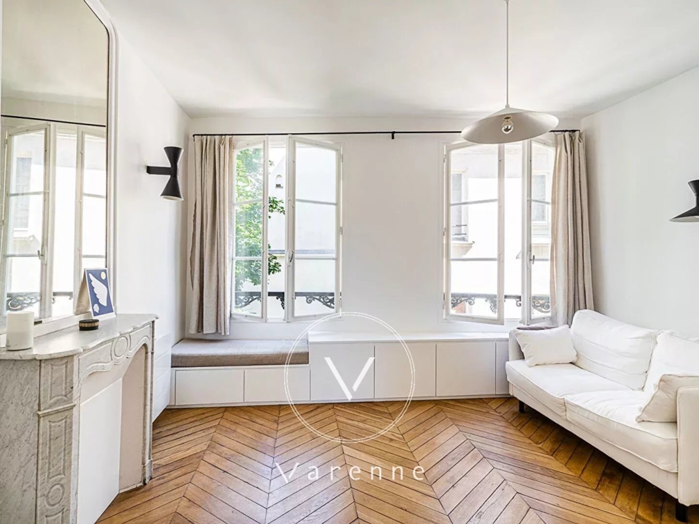 Studio à vendre Saint Germain des Prés 25 m² 75006 lumineux troisième étage vues charme calme Paris