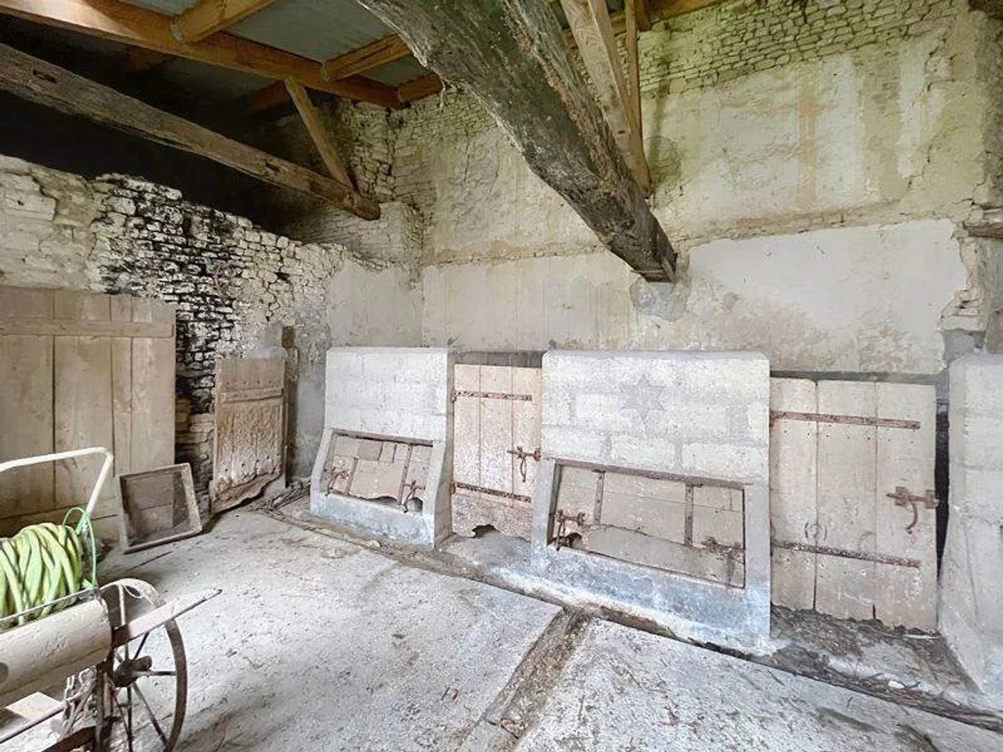 Autre à vendre - 373m2 - Massac (17490)