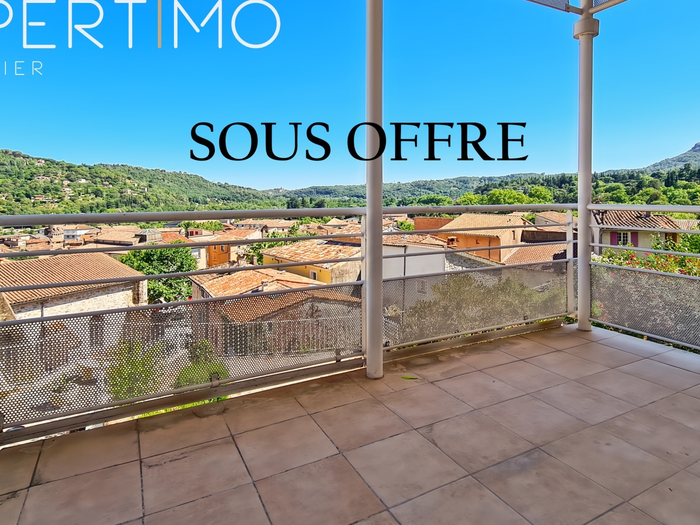 Appartement centre ville, 55 m² avec terrasse, place de parking et cave