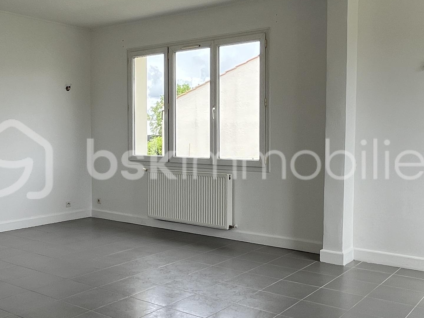 Maison à vendre - 5 pièces - 106m2 - Médis (17600)