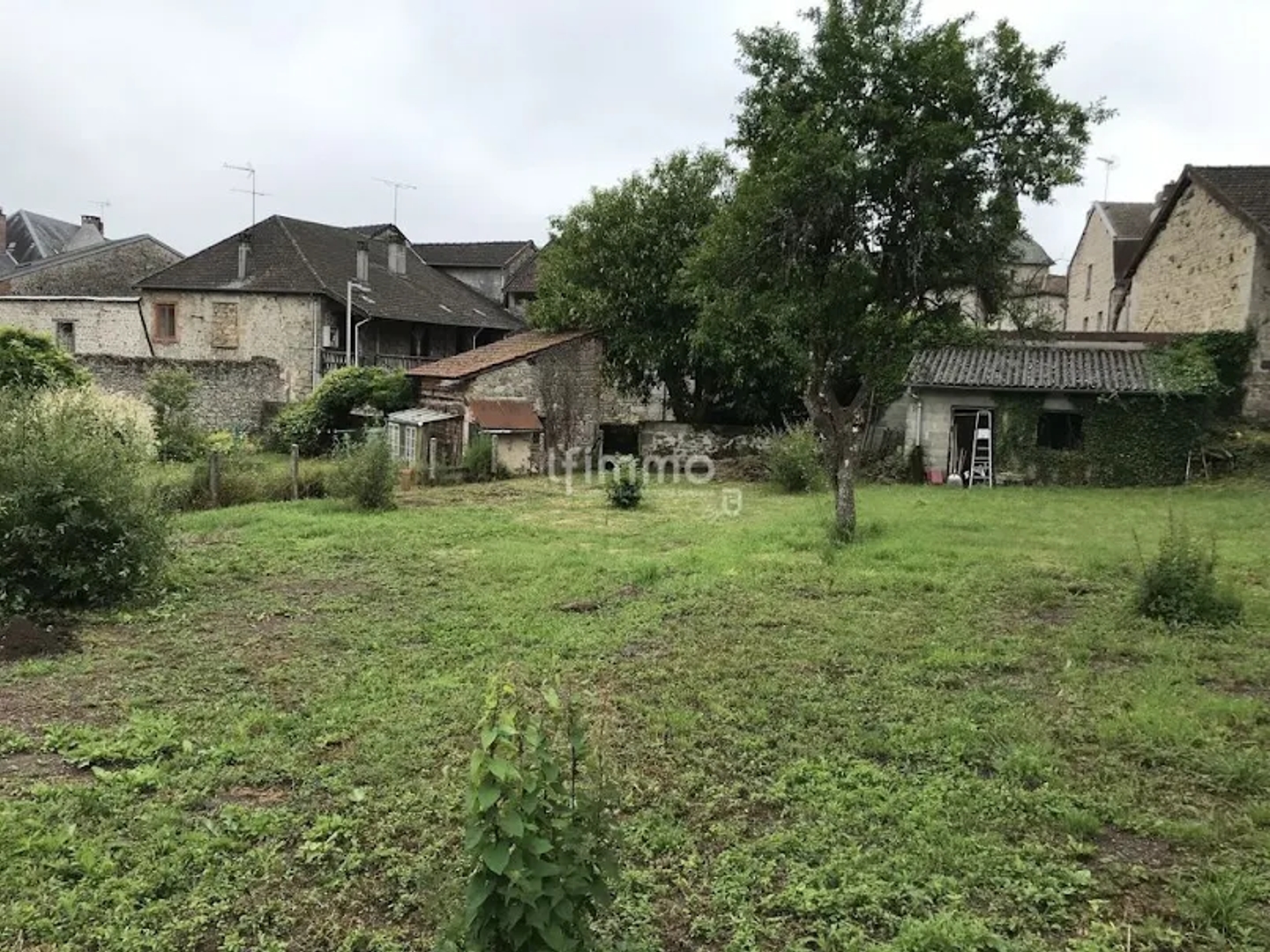 Maison 15 pièces 300 m²