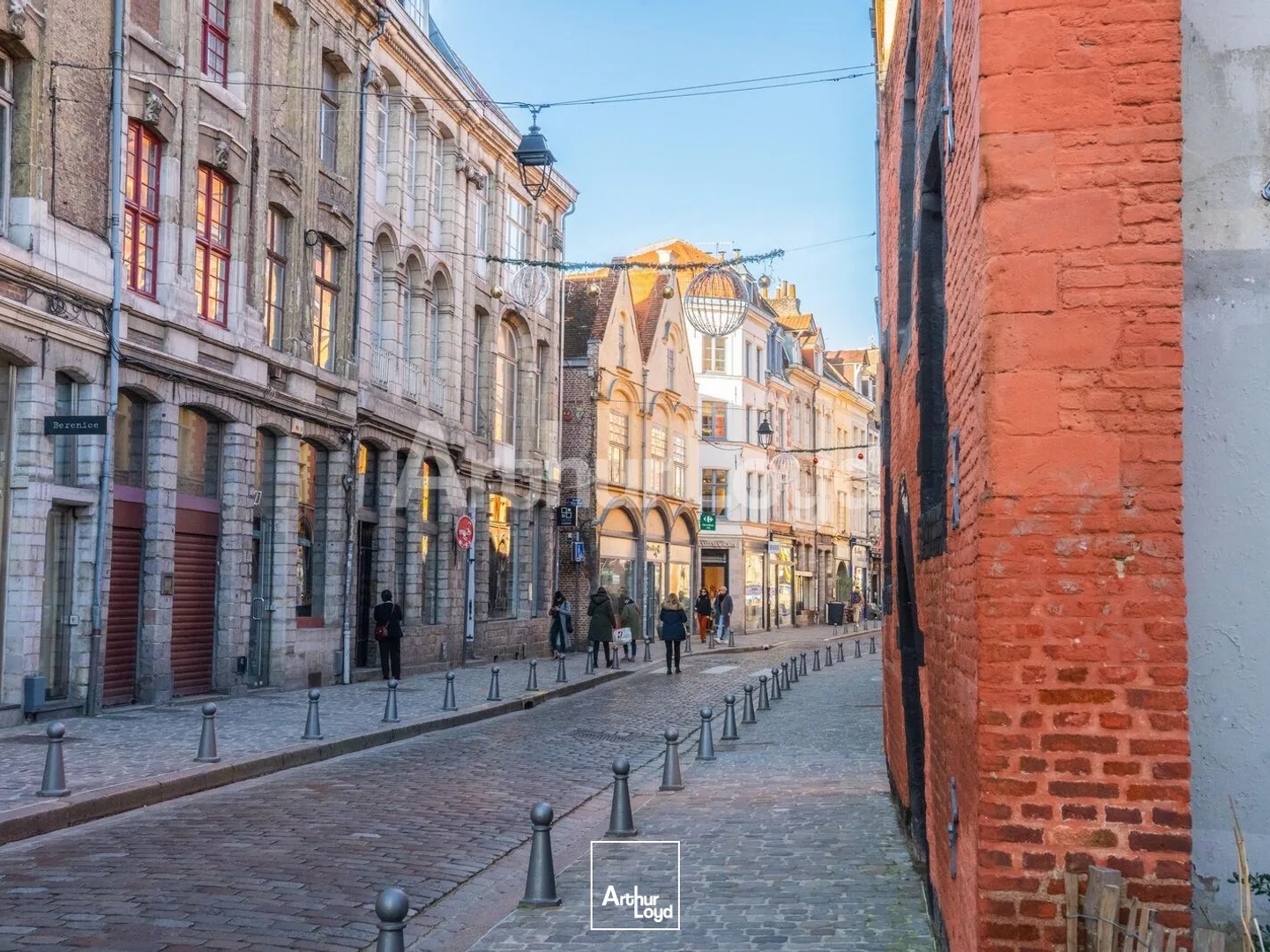 Vente immeuble commercial grande surface exploitable au coeur de Lille Vieux Lille
