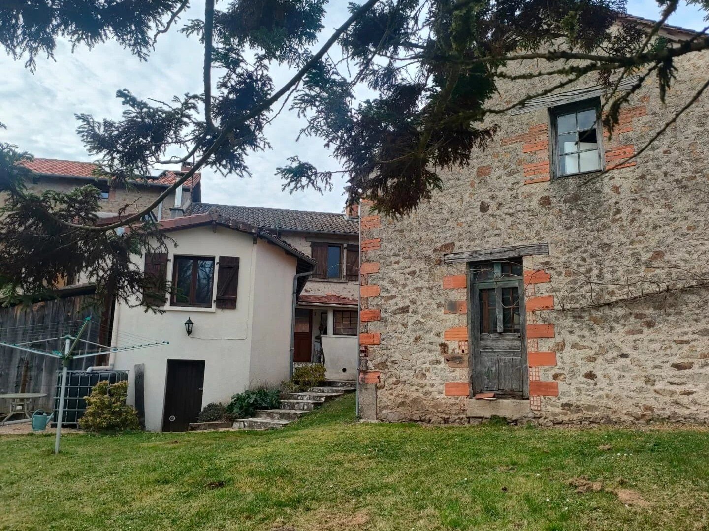 Agréable cottage de 3 chambres et un atelier magnifique.