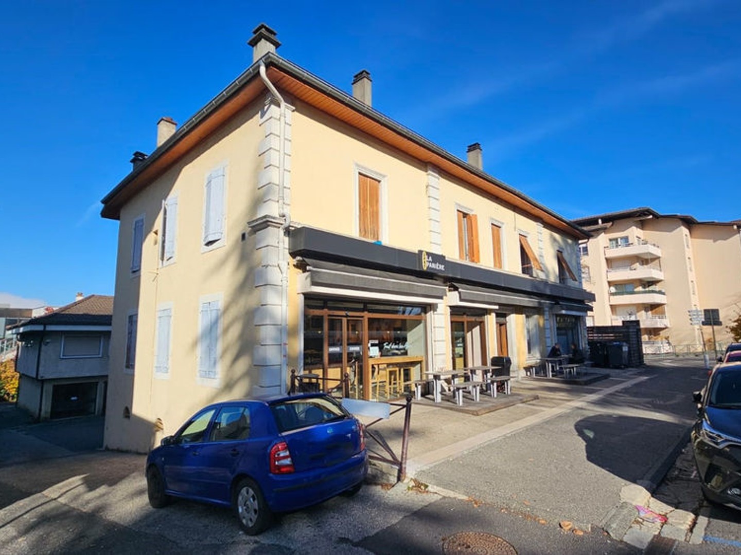 Ensemble immobilier à fort potentiel 431 m2 au sol Dernier étage Saint-Julien-en-Genevois