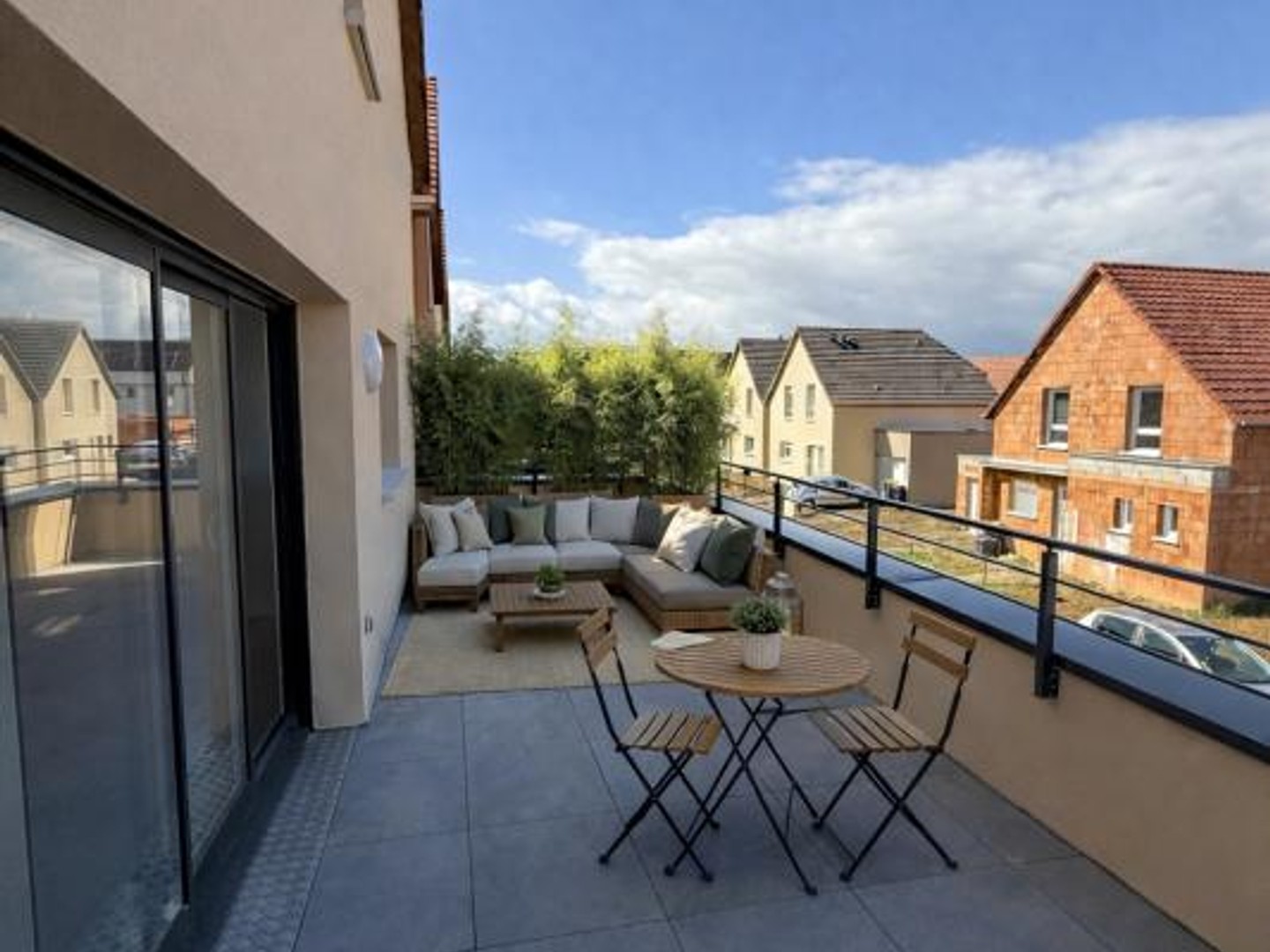T3 en duplex avec vaste terrasse