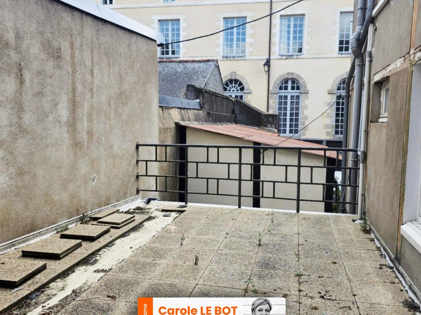 NOUVEAUTÉ - À VENDRE - Appartement- 3 pièces à rénover avec terrasse plein sud (35) - Rue principale de Redon
