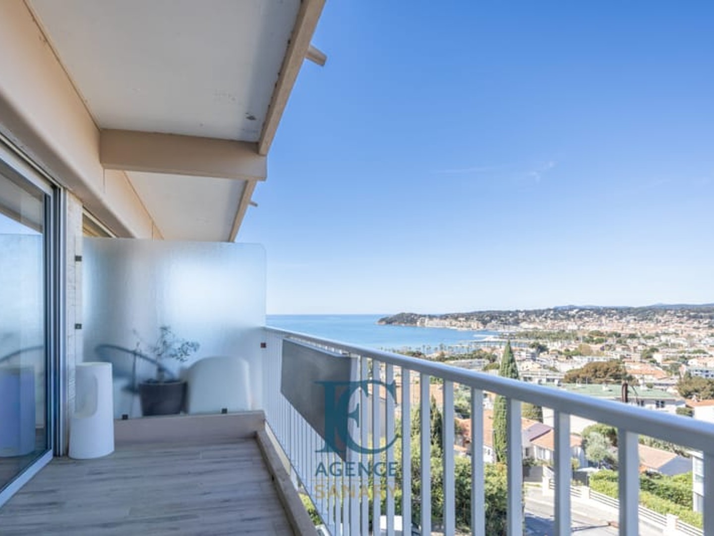 Appartement à vendre - 3 pièces - 73m2 - Six-Fours-Les-Plages (83140)