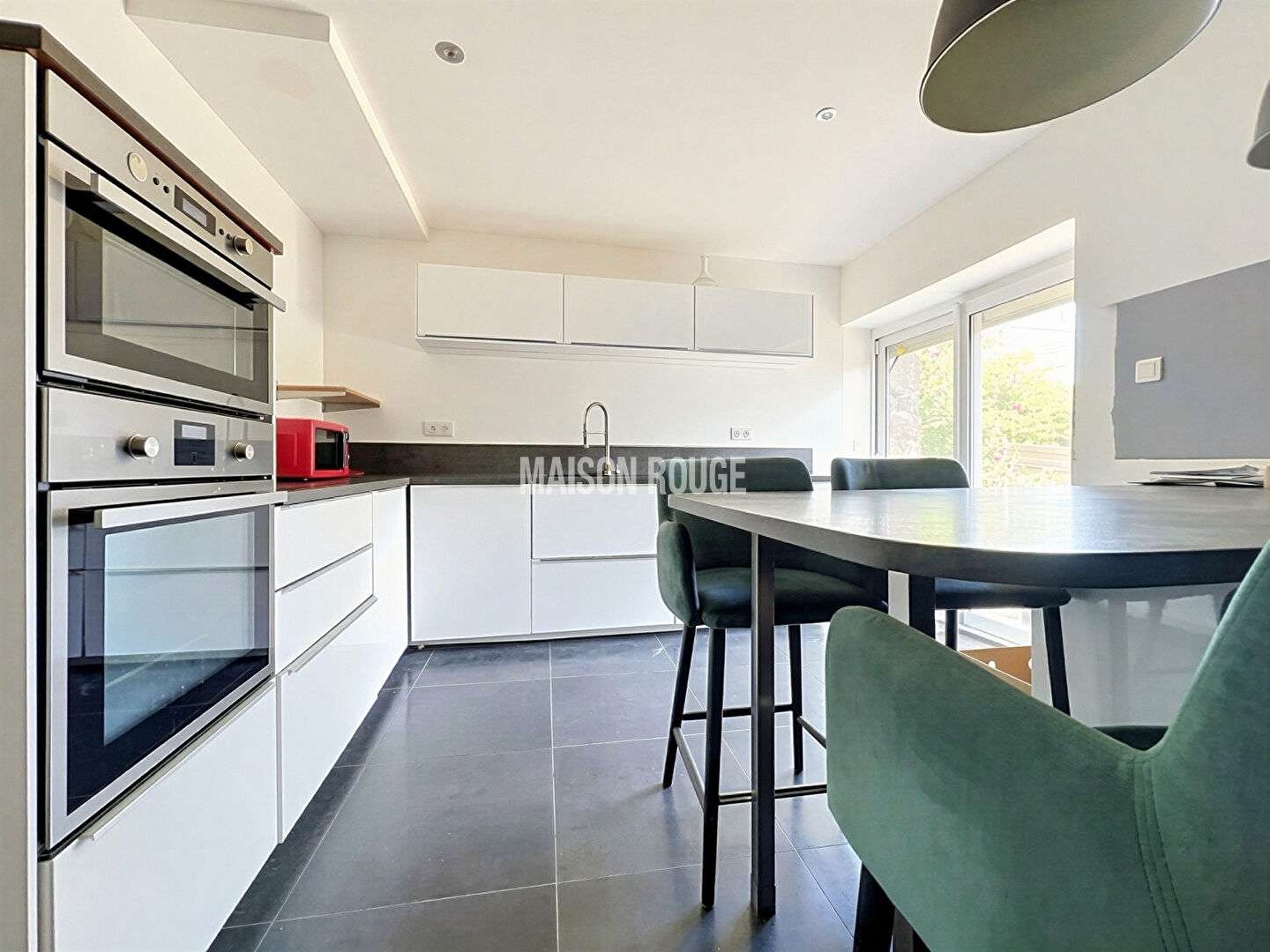 Maison 8 pièces 247 m²