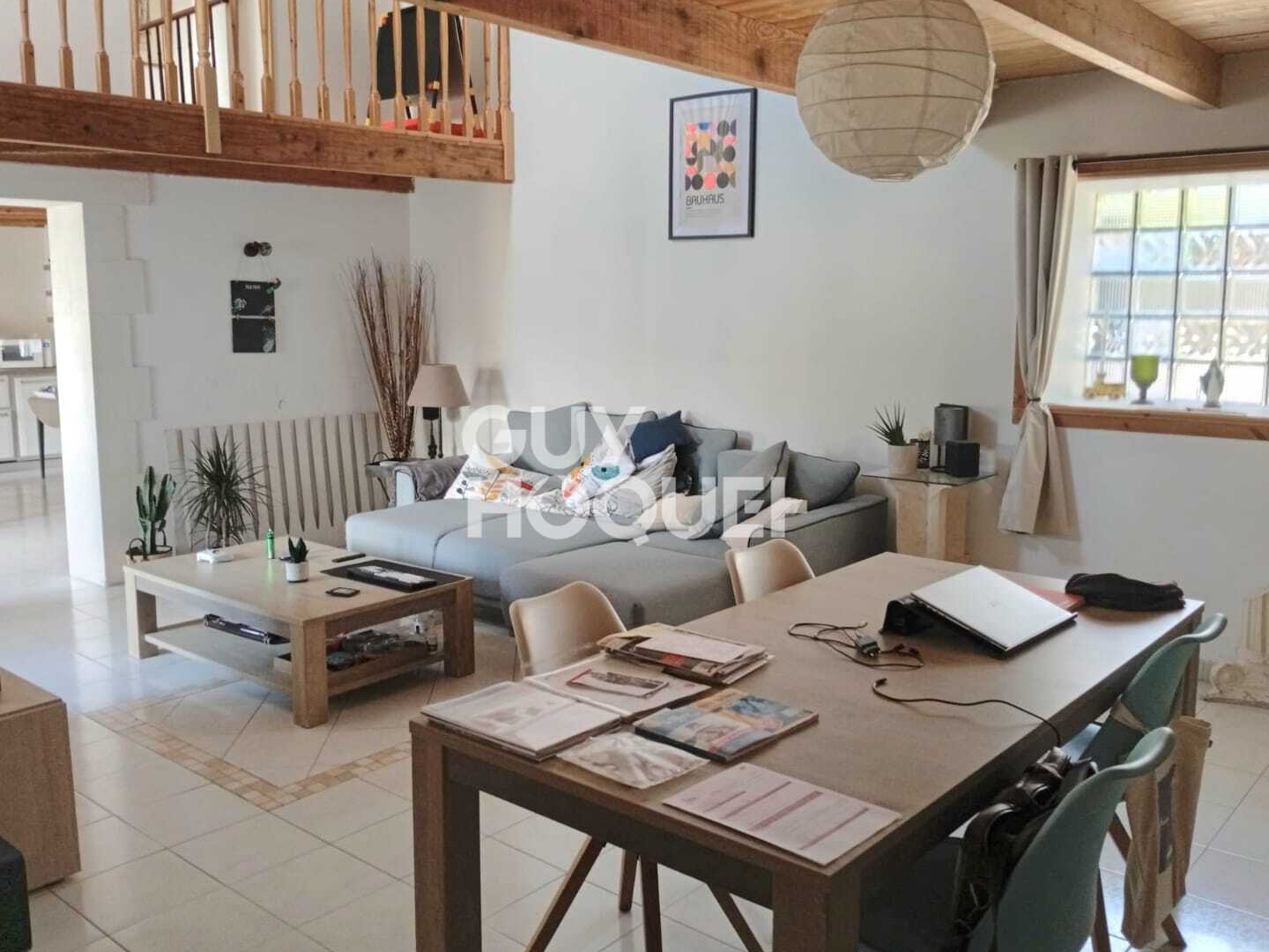 Maison Thaire 3 pièce(s)