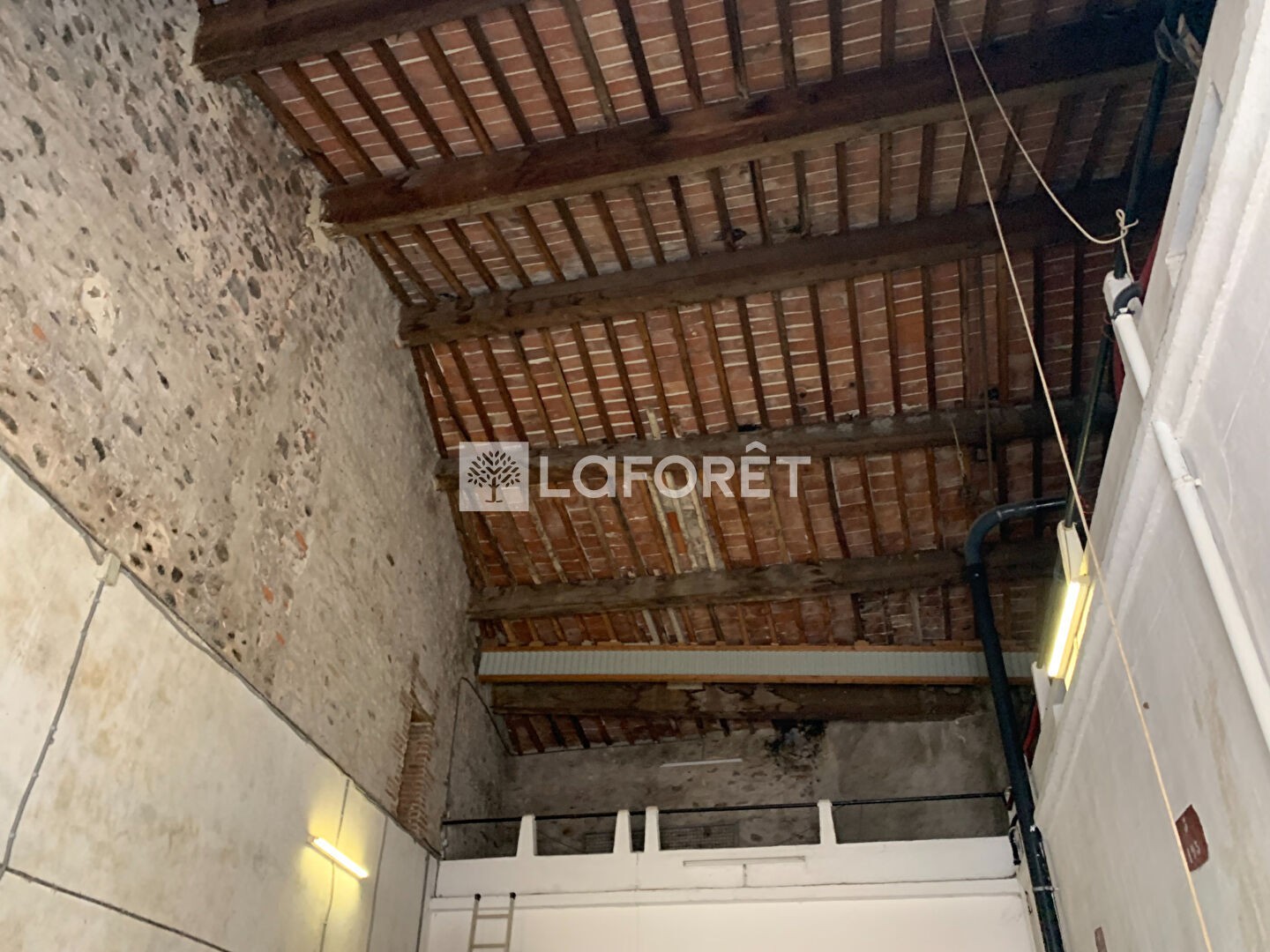 Parking / garage / box à vendre - 140m2 - Tresserre (66300)