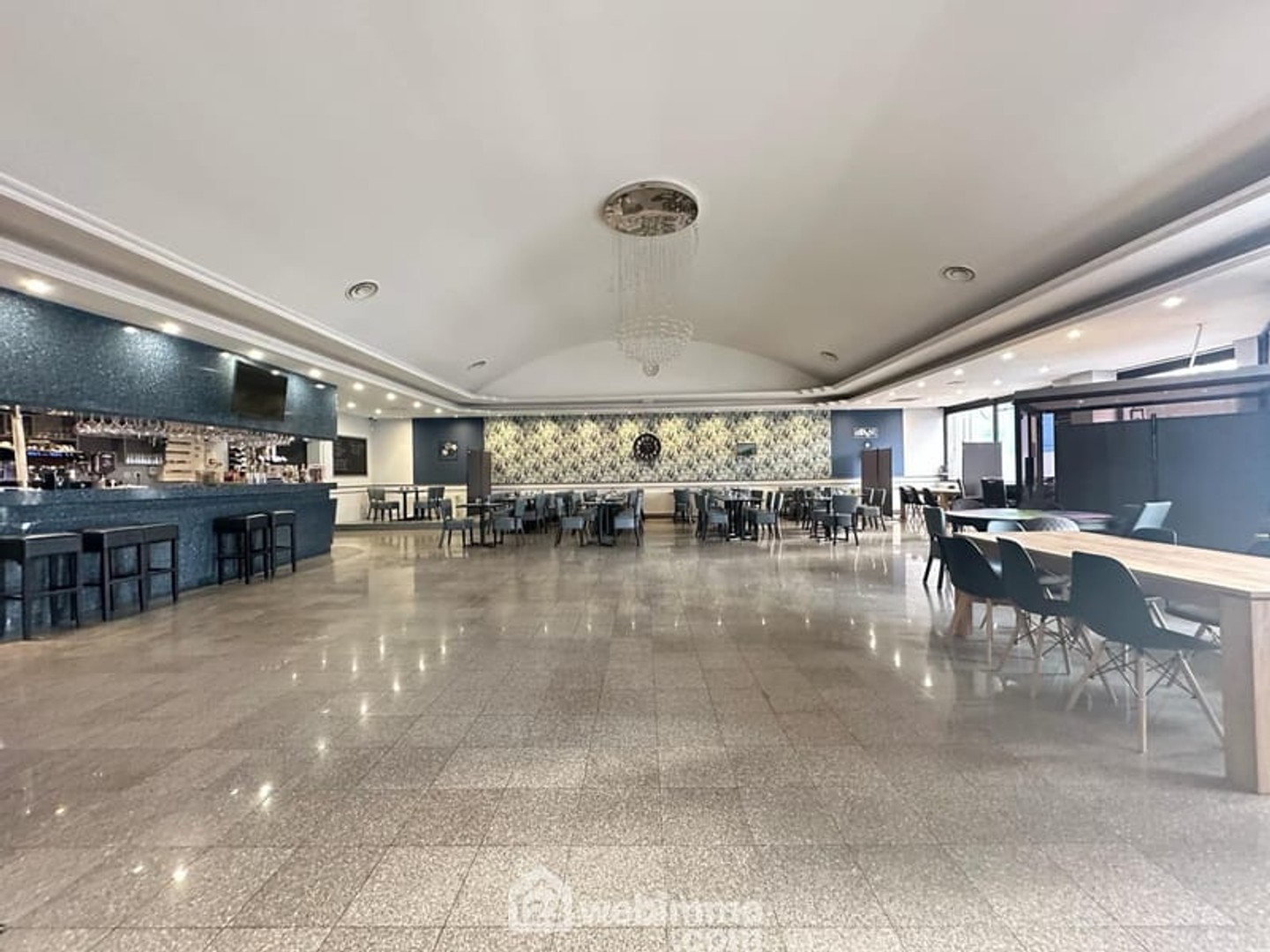 Bureaux 8 pièces 372 m²