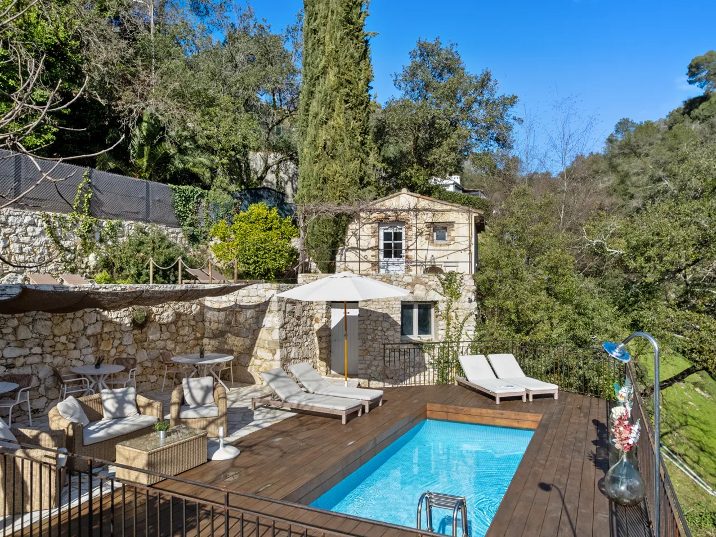 Maison à vendre - 11 pièces - 310m2 - La Colle-Sur-Loup (06480)