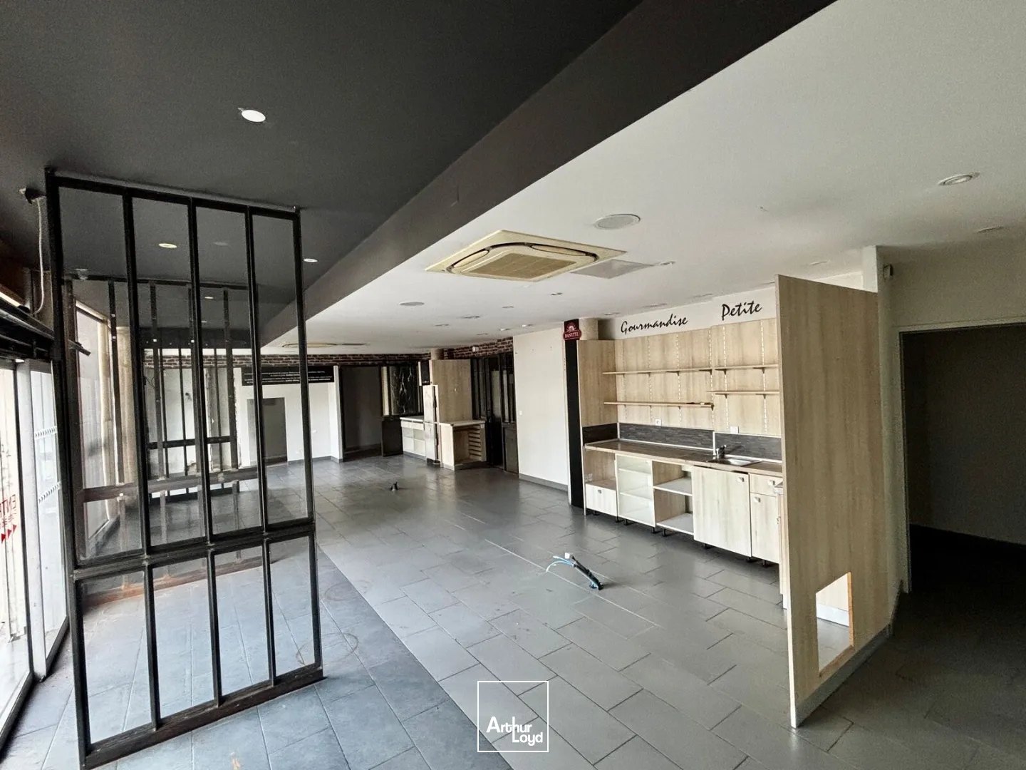 Locaux à vendre - 361m2 - Béziers (34500)