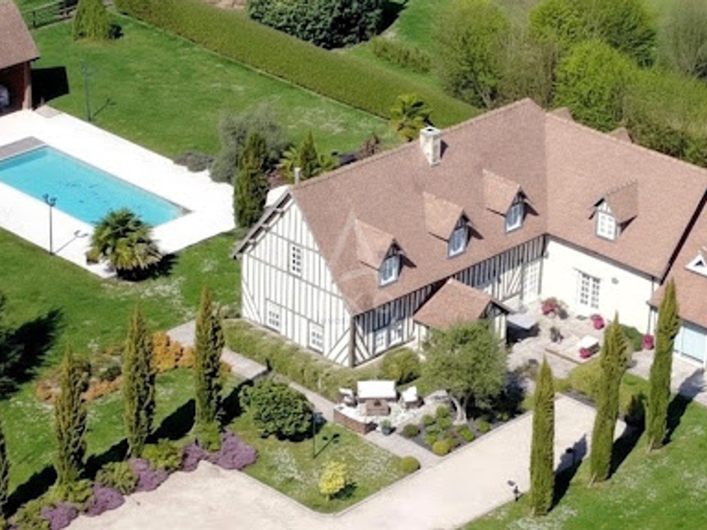 Villa 9 pièces 276 m²