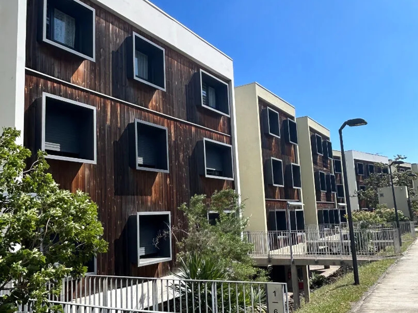 Appartement à vendre - 4 pièces - 74m2 - Saint-Leu (97424)