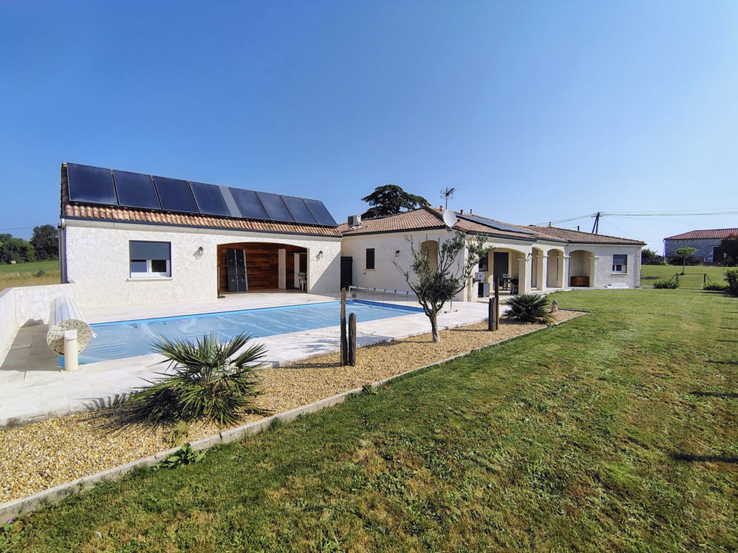 Maison à vendre - 5 pièces - 119m2 - Montaigu-De-Quercy (82150)