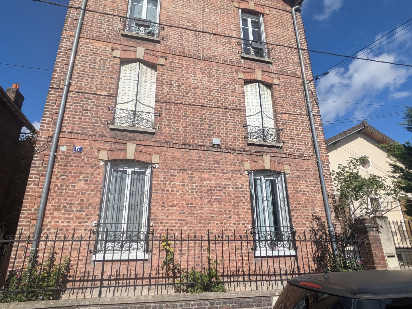 IDEAL POUR UN PREMIER ACHAT, FAIBLES CHARGES, PROCHE COMMODITES
