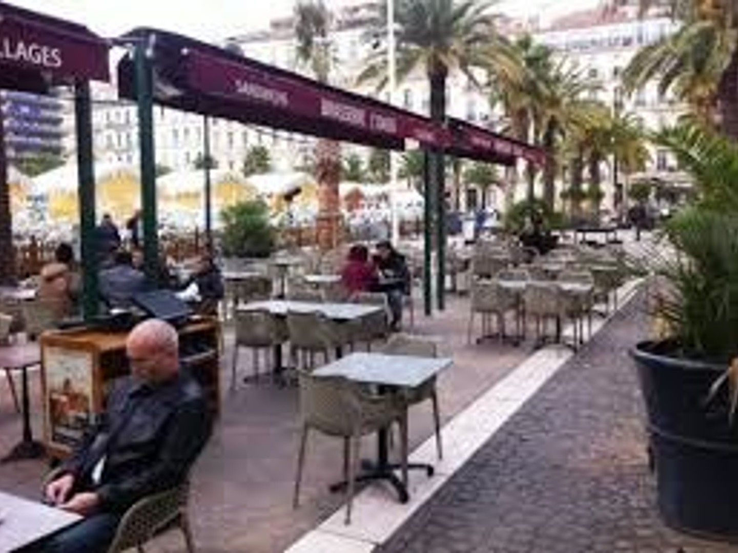 Fonds de commerce 157 m²