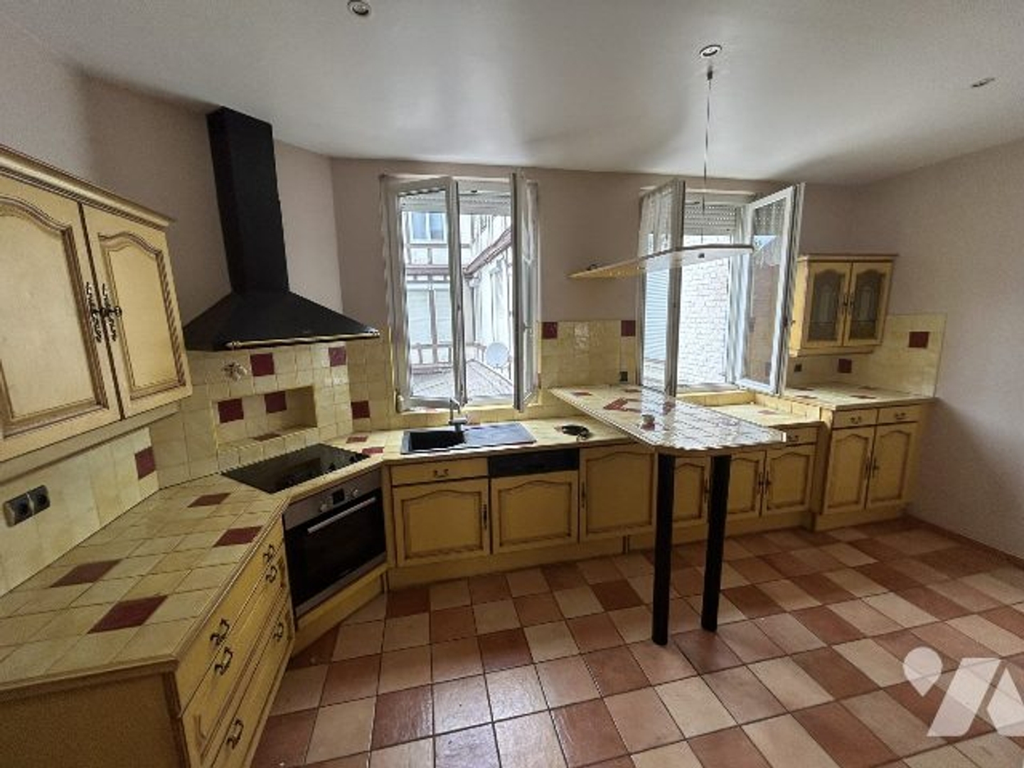 Appartement à vendre - 10 pièces - 312m2 - Saint-Quentin (02100)