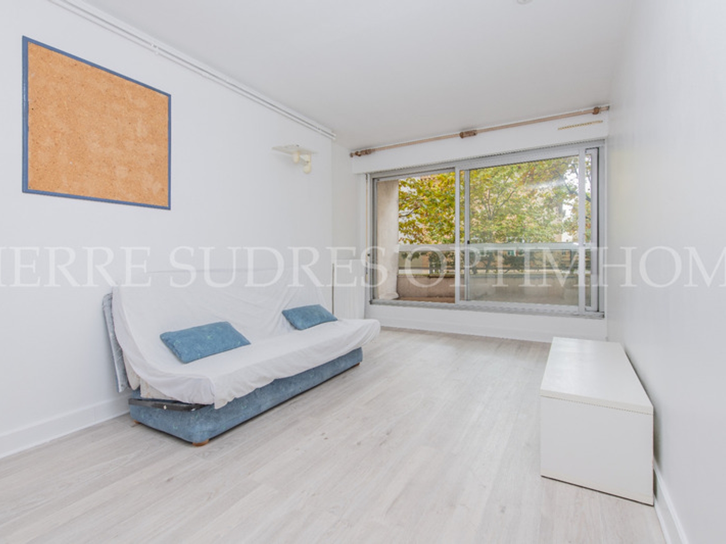 Avenue de St Ouen : Studio de 24m² avec balcon