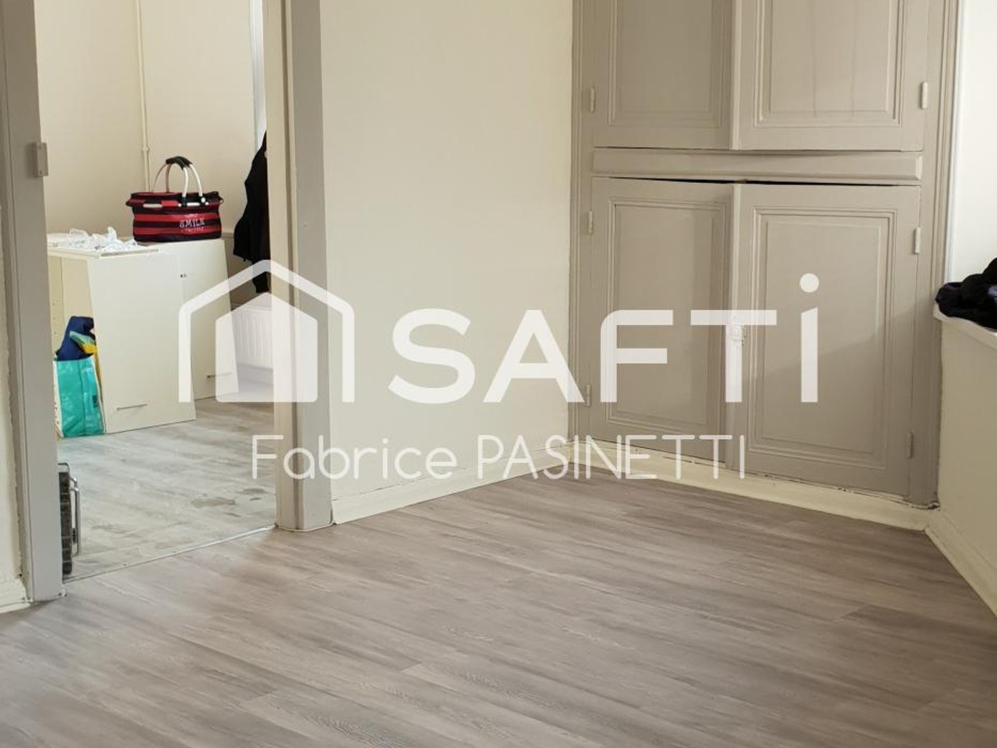 Immeuble :3 logements loués + 1 à créer Idéal investisseur A saisir