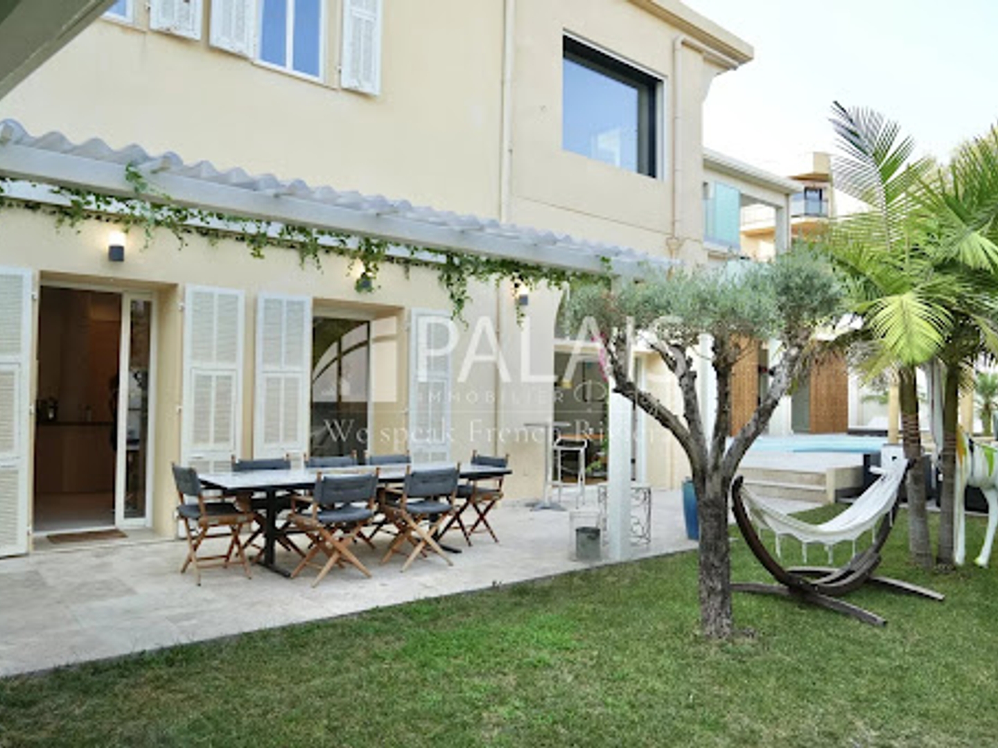 Maison à vendre - 15 pièces - 353m2 - Beaulieu-Sur-Mer (06310)