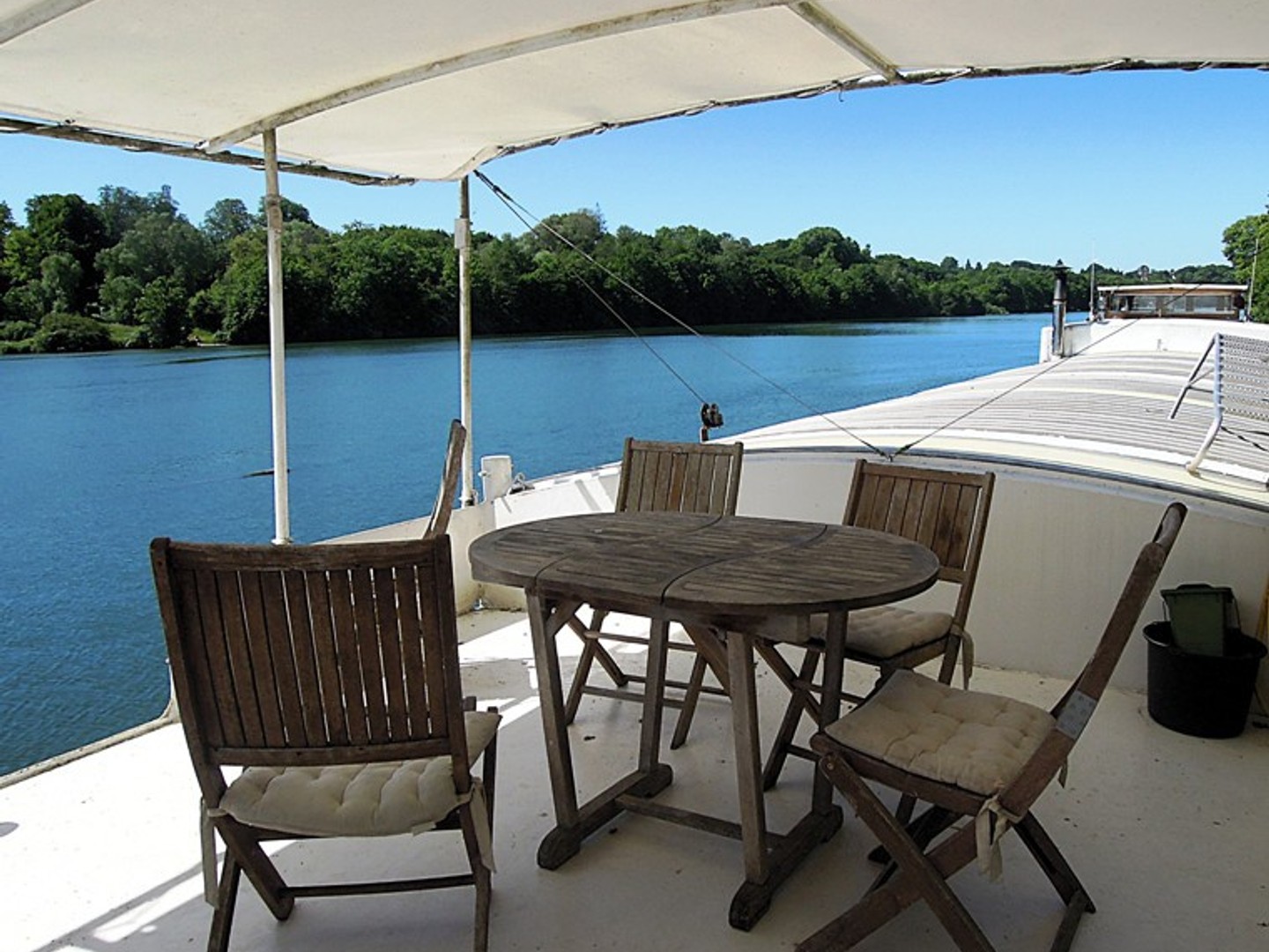 Péniche 5 pièces 140 m²