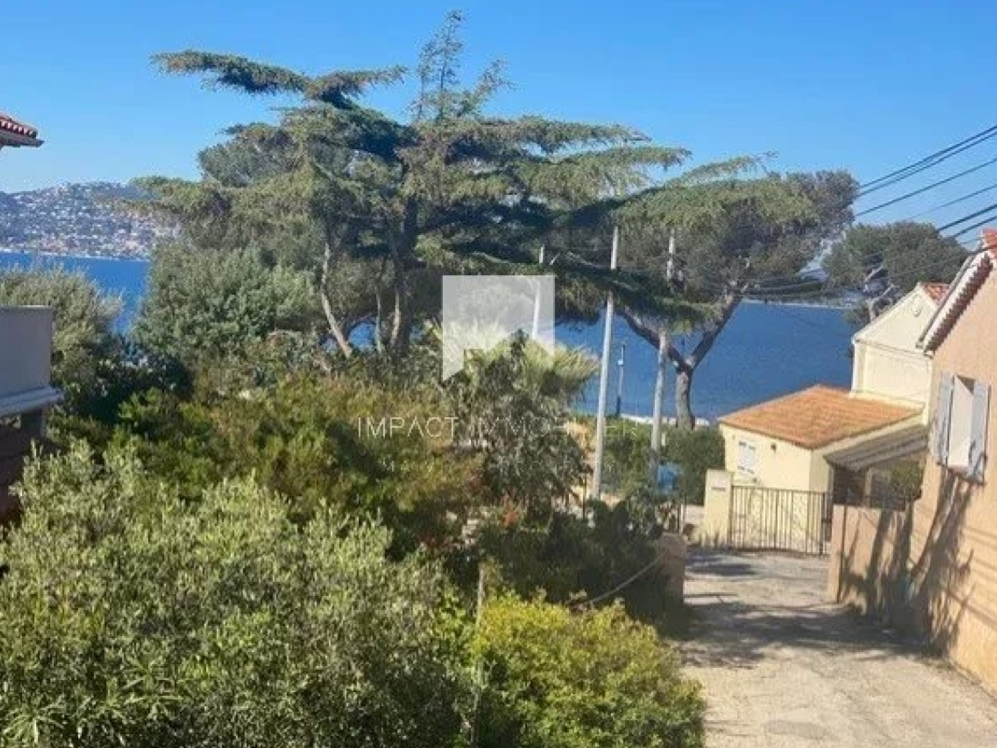 Maison à vendre - 6 pièces - 117m2 - Hyères (83400)