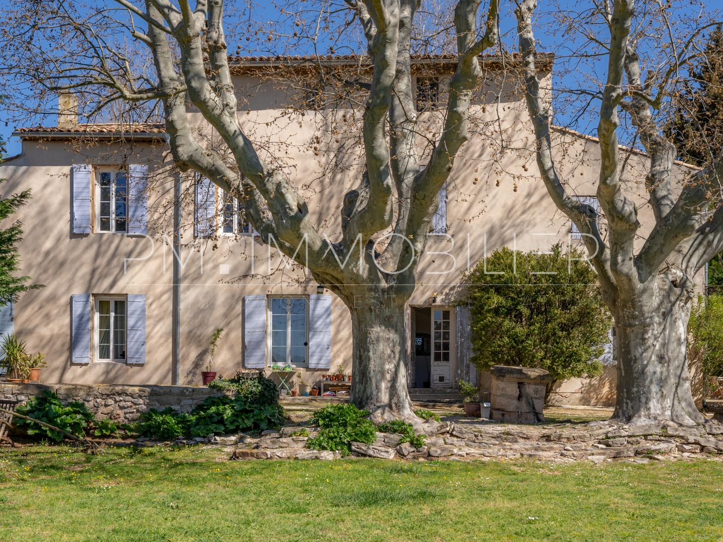 Le Tholonet (13100) LE CLOS DES PLATANES