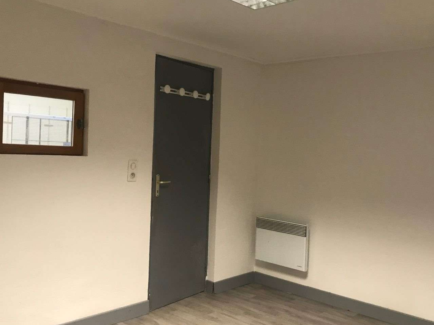 Locaux à vendre - 300m2 - Saint-Léger-Sur-D... (71510)
