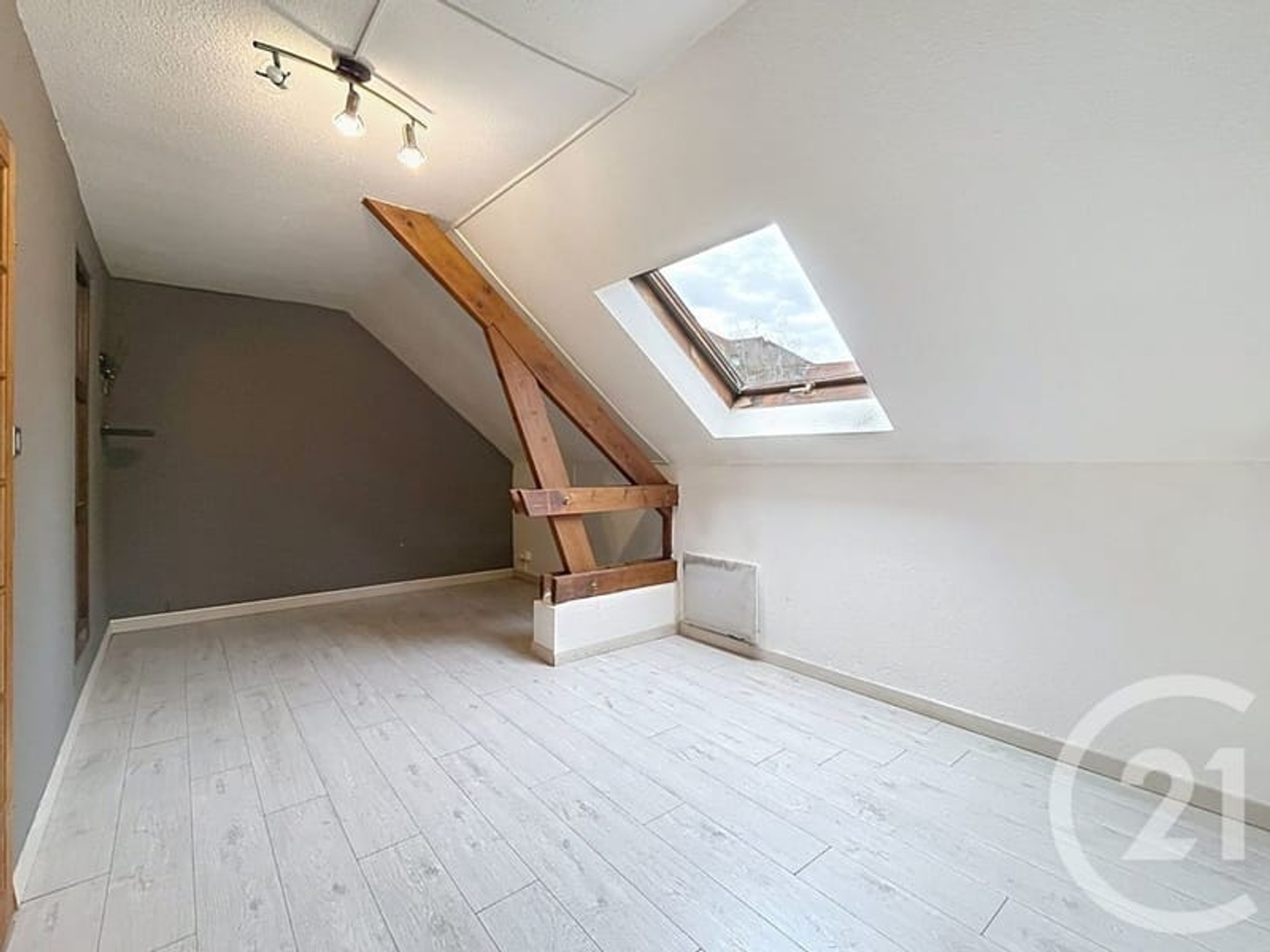 Appartement à vendre - 2 pièces - 63m2 - Belfort (90000)