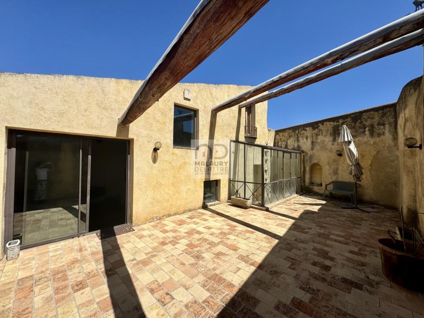 Maison à vendre - 8 pièces - 320m2 - Lambesc (13410)